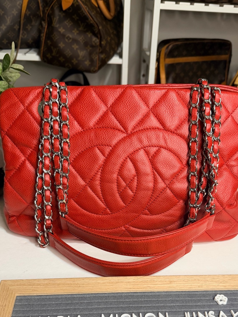 Timeless shopping tote
